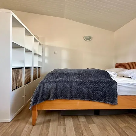 Confortable Proche Et Appartamento